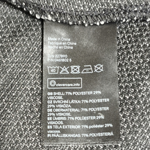 H&M Medium Black V-Neck Fit & Flare Casual Office Career Simple Minimal Dress - Picture 13 of 13